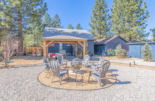 Woodlands House | Cozy Family Mountain Home! Quarter acre property!
