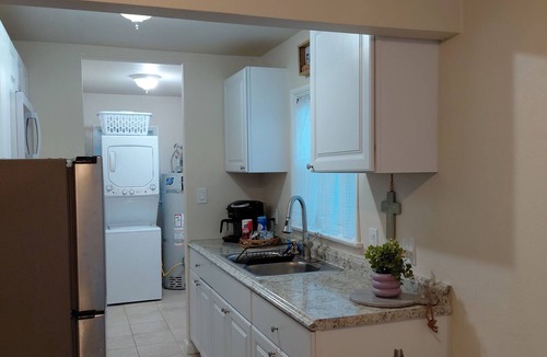 Lancaster House | Cozy fully furnished 1-bedroom house in beautiful Lancaster
