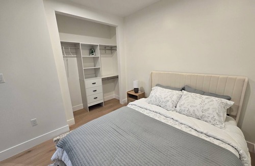 Southwest Anaheim House | Cozy Guesthouse Near Disneyland in Walking Distance