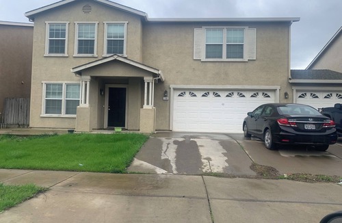 Merced House | Cozy house in lovely Merced with AC, WiFinNear Merced Mall and UC Merced