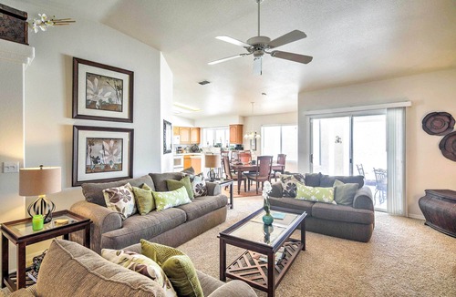 Lake Havasu City House | Cozy Lake Havasu City Retreat w/Deck & Pool Table