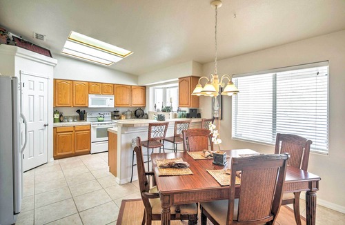 Lake Havasu City House | Cozy Lake Havasu City Retreat w/Deck & Pool Table