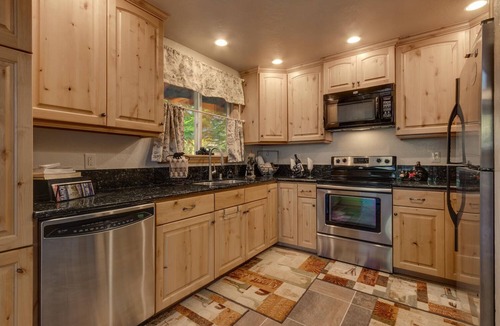 Tahoe Village Condo | Cozy Lake Tahoe Condo very close to Heavenly Ski Resort (SL223SB)