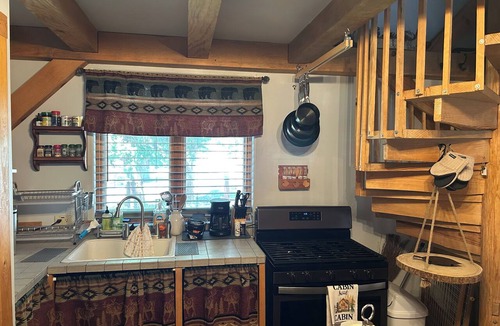 Mi-Wuk Village Cabin | Cozy Little Red Cabin 1 bedroom with AC in adorable Mi-Wuk Village