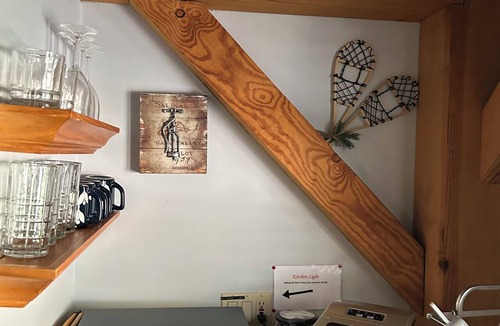 Mi-Wuk Village Cabin | Cozy Little Red Cabin 1 bedroom with AC in adorable Mi-Wuk Village