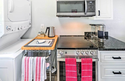 Downtown Monterey Apartment | Cozy Monterey Apartment - Walk to Wharf & Dtwn!
