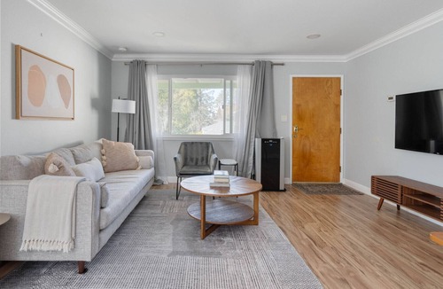 Shoreline West Apartment | Cozy Mountain View 1BR, nr Shops, Groceries & Tech HQs, by Blueground