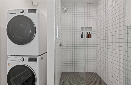 NoHo Arts District Apartment | Cozy/New 2-bedroom apartment in North Hollywood
