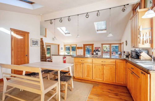 Coulterville Cabin | Cozy Off-Grid Cabin, private 300-acres retreat
