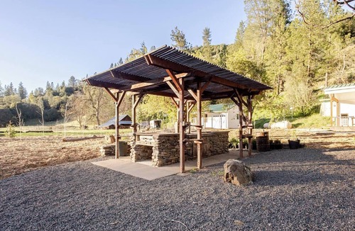 Coulterville Cabin | Cozy Off-Grid Cabin, private 300-acres retreat