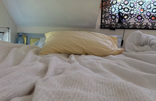 Eagle Rock Apartment | Cozy peaceful unique tiny loft Highland Park - Los Angeles with fan
