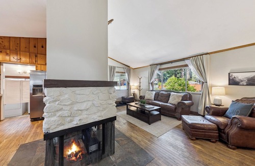Sierra Tract House | Cozy Pines & Paths Retreat