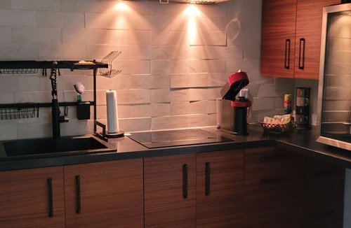 La Puente Apartment | Cozy Poolside Casita Centrally Located to LA and OC Attractions
