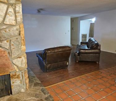 Summerlin House | Cozy Quiet Quarters!
