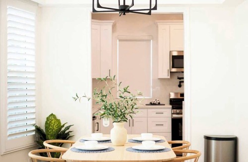 Harbor House | Cozy Retreat Near Downtown – Perfect for Families