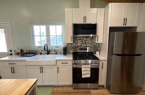 Lomita Apartment | Cozy , Secure studio in tranquil Lomita with Private Parking.