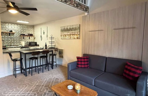 Shaver Lake Cabin | Cozy Shaver Lake Studio with Pool and Hot Tub, In Bretz Mill Condominiums!