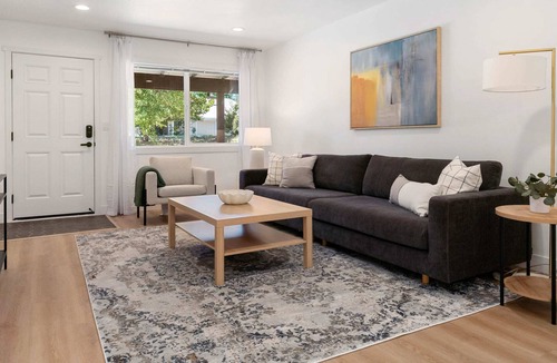 Orangevale Villa | Cozy & Sleek 2-Bedroom Home | Central Sacramento