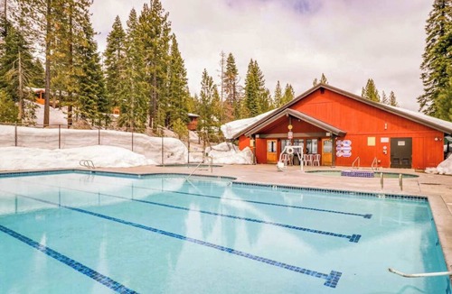 Tahoe Woods Apartment | Cozy Studio at Granlibakken Tahoe Resort - Ski-In - Ski-Out with Pool, Spa & Minutes from Lake Tahoe