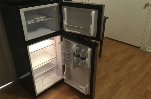Boyle Heights Apartment | Cozy Studio Near Downtown LA AC WiFi Snacks!