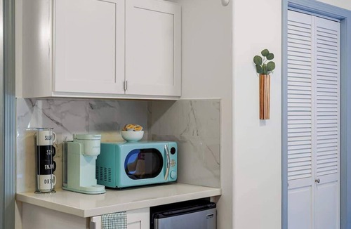 Inner Parkside House | Cozy Studio Near SFSU Walk to Shops & Transit Near Golden Gate Park