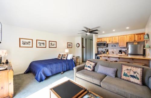 Truckee House | Cozy Studio w/Partial Lake view #223 at Donner Lake Village