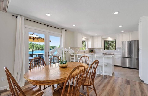 Groveland House | Cozy Summer Lakefront: Swim, Kayak, Yosemite