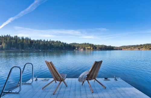 Groveland House | Cozy Summer Lakefront: Swim, Kayak, Yosemite