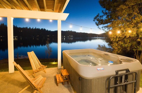 Groveland House | Cozy Summer Lakefront: Swim, Kayak, Yosemite