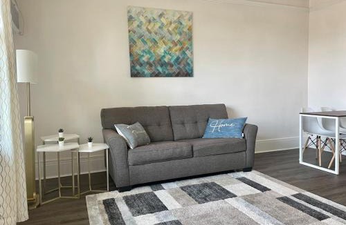 Tower District Apartment | Cozy Tower Hideaway
