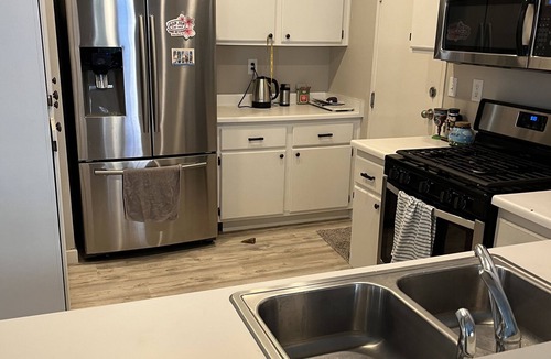 Huntington Beach House | cozy townhouse 2bed 2miles to beach