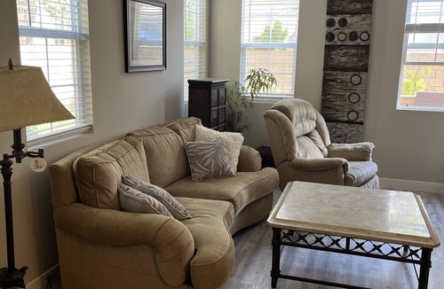 Huntington Beach House | cozy townhouse 2bed 2miles to beach