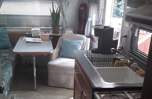 Holy City House | Cozy Trailer Among The Redwoods