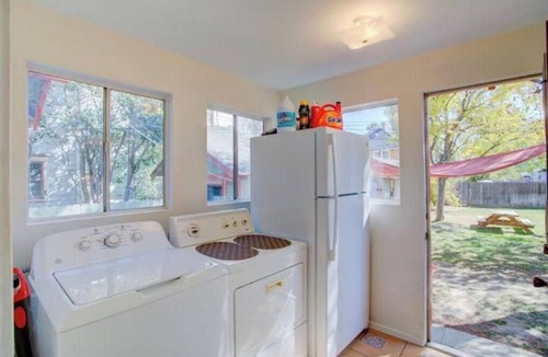 Downtown Riverside House | Cozy University 3 Beds, 2 Baths in Riverside CA