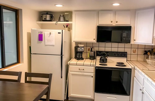 Mammoth Lakes Condo | Cozy updated Condo in a great location!