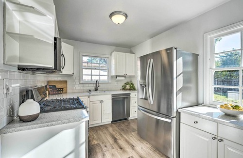 West Sacramento House | Cozy West Sacramento Getaway w/Private Yard!