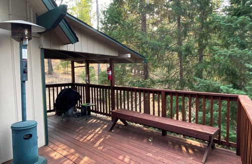 Groveland Cabin | Cozy Yosemite Getaway