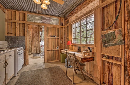 Pinehurst Cottage | Creekside Cabin 8 Mi to Kings Canyon National Park