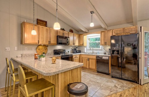Sky Valley House | Creekside Hideaway: Private ,Sky Valley – Golf & Clubhouse very close