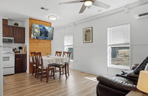 North Fork House | Creekside Quail Landing Near Yosemite & Bass Lake