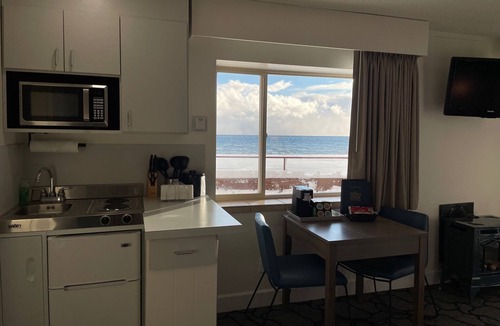 Kings Beach Hotel | Crown Motel