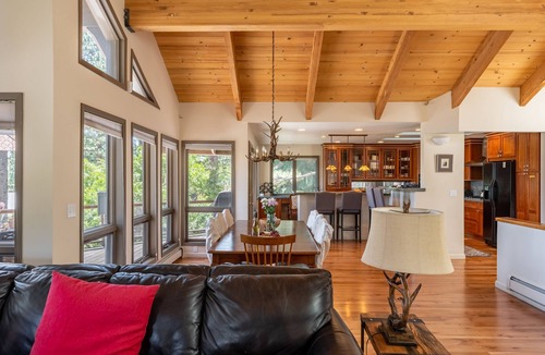 Incline Village House | Crystal View by AvantStay | Al Fresco Dining w/View of Lake Tahoe + Crystal Bay