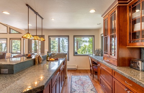Incline Village House | Crystal View by AvantStay | Al Fresco Dining w/View of Lake Tahoe + Crystal Bay