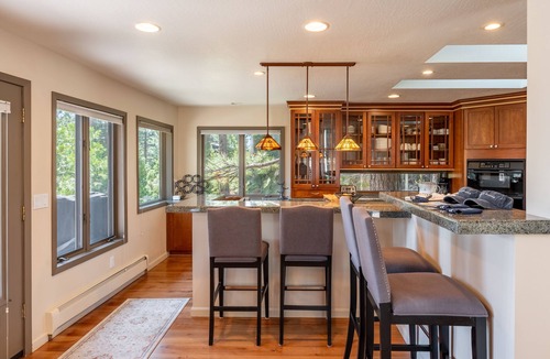 Incline Village House | Crystal View by AvantStay | Al Fresco Dining w/View of Lake Tahoe + Crystal Bay