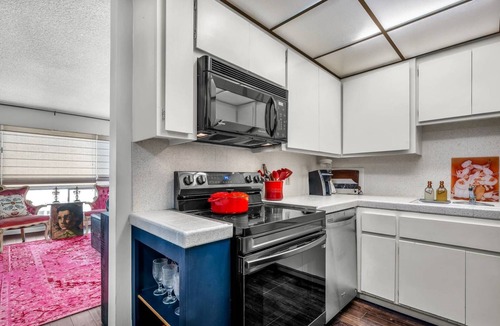 Fox Hills Condo | Culver City Manor - Entire 2-Bedroom Condo in Near LAX and SoFi Stadium