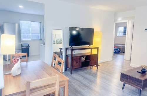 Sunnyvale West Apartment | Cupertino 2BR w/AC/Washer/Dryer/EV on 1F