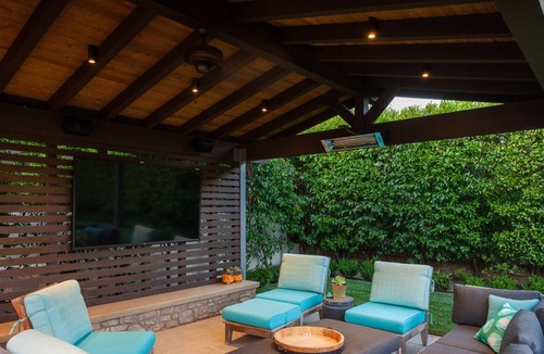Corona del Mar House | Custom-Built Napa Farmhouse in CdM with Private Beach for Summer 2023 (Jun-Aug)