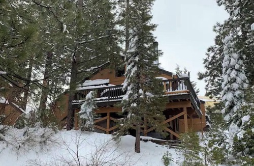 Shaver Lake Condo | Custom Cabin near Shaver Lake with 2 Fireplaces, Deck, Pool, Sauna & Jacuzzi!