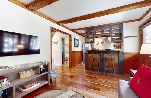 Carnelian Bay Cabin | Cute cabin with spacious porch, walk to beach & dining, central to ski resorts