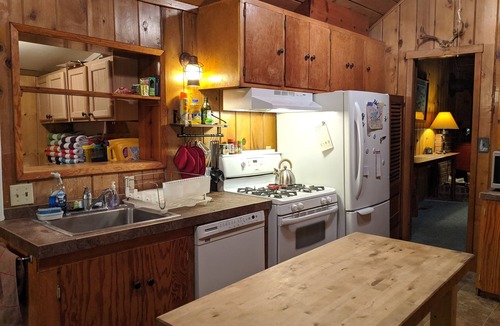 Twain Harte Cabin | Dandelion's Lair, a 3 bedroom, 2.5 bathroom cabin in Twain Harte!